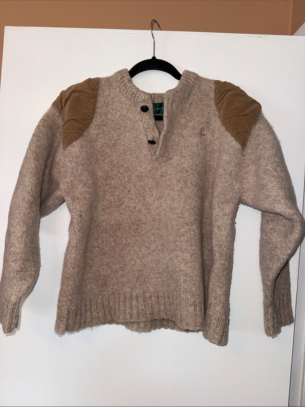 Vintage Knights of Round Table Beige Wool Blend Crewneck Sweater